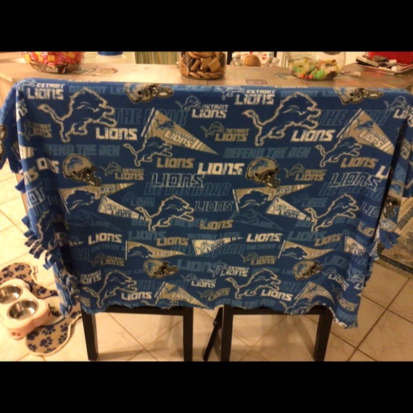 Detroit Lions decorative fringed throw￼ - Picture 1 of 5